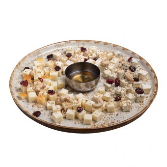 Тарілка сирів