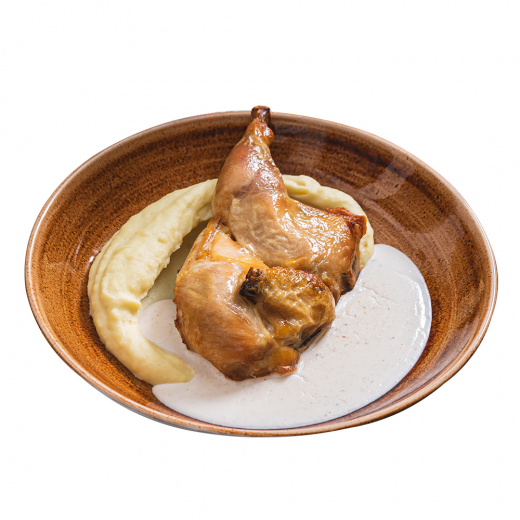 Запечене курча в соусі вершково-винному з пюре